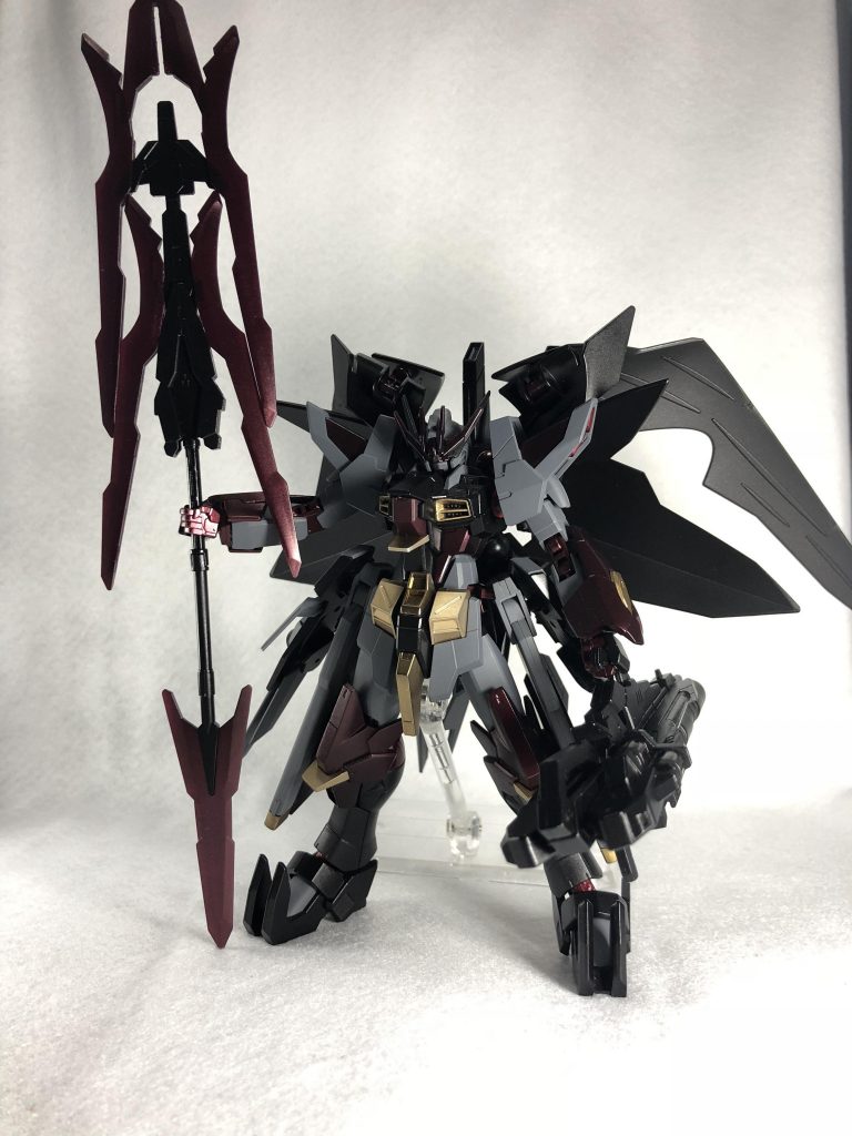 攻撃形態の武装ありの状態になります!
元々は射撃武装のみの予定でしたが塗装中に近接武器のアイディアが浮かびましたので急遽作りました!