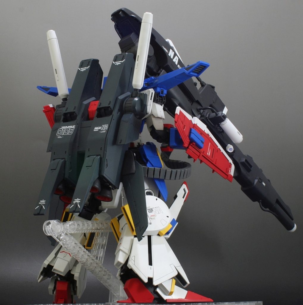 凶悪なサイズのハイパーメガキャノンは劇中では使われてないんですよね・・・
かっこいいのに！（作画コストのせいか