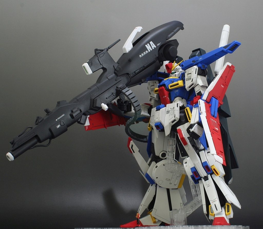 マシンヘッドは1/100ではありますが、既存のキットにいい感じにフィットするサイズの頭部が手に入るのは
結構稀です。ダブルゼータはVer.Kaより若干大きめの頭部で、マッシブ感を表現するのにちょうどよくてありがたかったです。