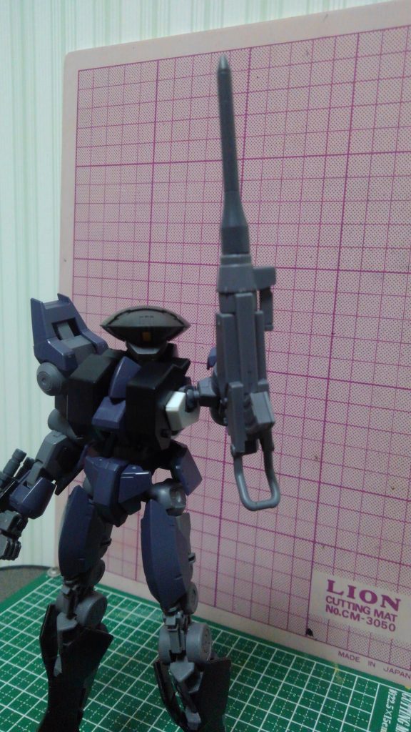 試作型対MS用単装火薬式パイルバンカー「XPB‐01 RATEN」
鉱物資源採掘用の削岩機の技術を転用した試作型、火薬の爆発力によって威力を高めた結果、並みのMSならば一撃で撃墜させることも可能である。ちなみにこれも仏教用語からきている
ギャラルホルンに研究用として無償提供した物でもある