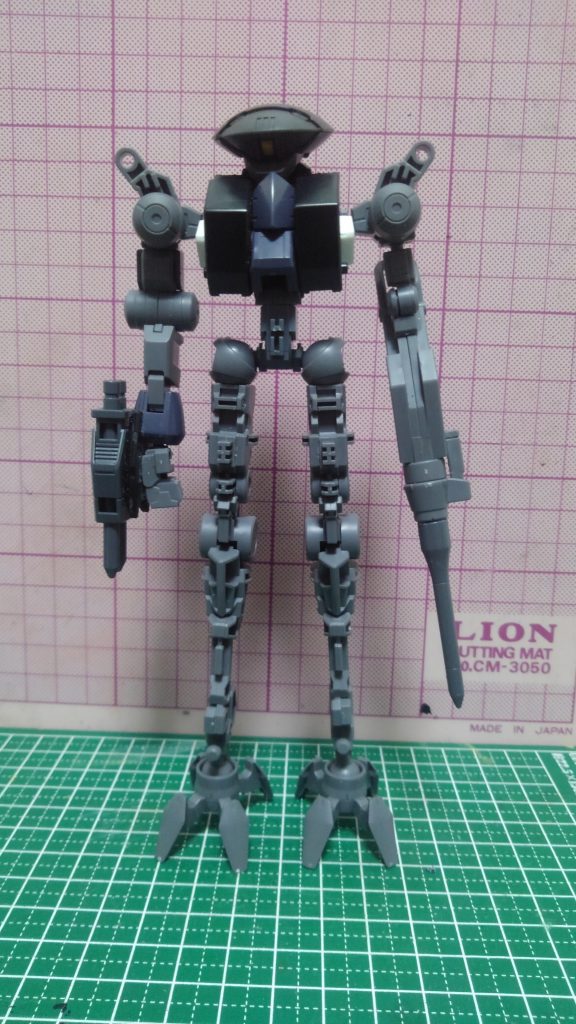 フレームはグレイズアイン同様、延長されておりグレイズアイン同様、より人間に近い駆動を可能としている