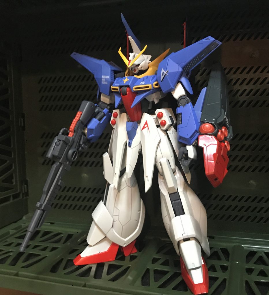 肩と腰にアムロのパーソナルマークを。