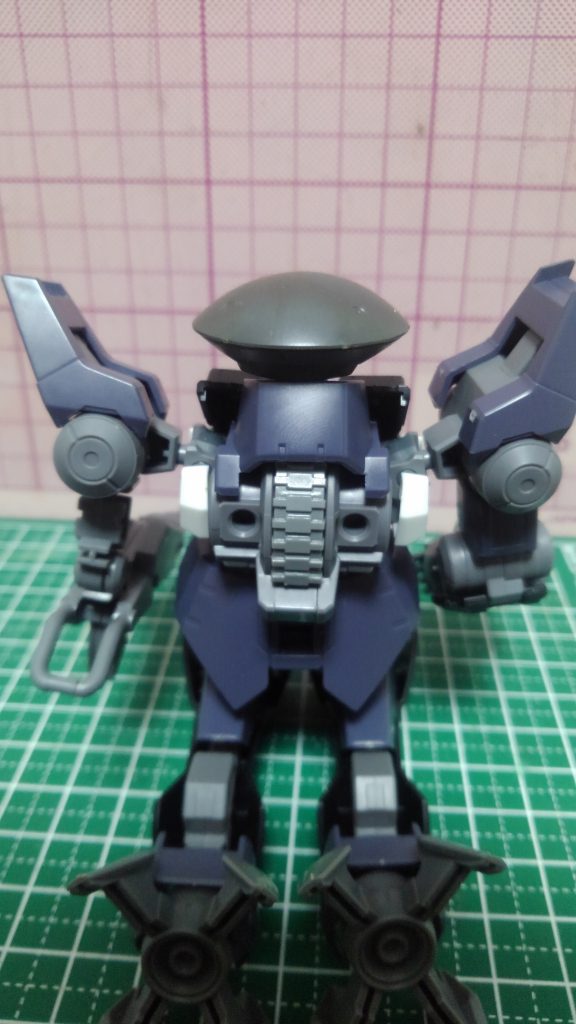 特殊機構
スパインユニット
人体における脊髄を模倣した特殊機構、エイハブリアクターの保護及びより効率的なエネルギー供給を目的とした独自機構である、また人間の神経を模倣した機構となっておりコクピットに接続する事により阿頼耶識システム起動時により効率的かつ確実な駆動を実現できる