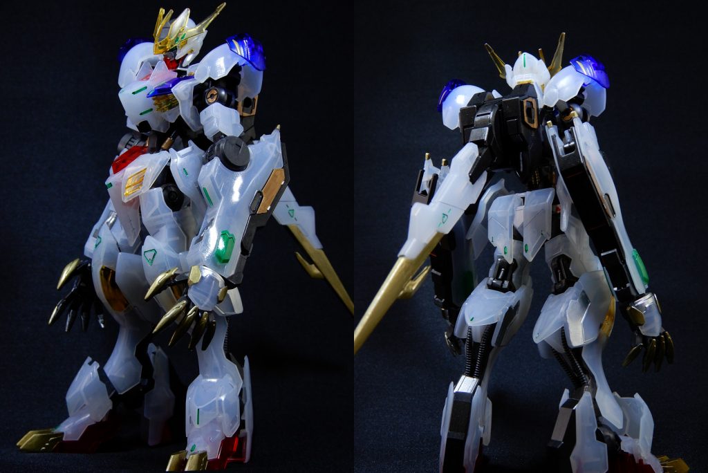 前後を見比べるとこんな具合です。白地に映えるグリーンはまさにシュウマイに鎮座するグリーンピースの如く…。金、銀、銅に見える部分はガンダムマーカーではなくガイアノーツが販売している「4アーティストマーカー メタリックカラーセット」なるものを使用しております。お前エナメル塗料らしいな…今は亡きメタリックシルバー先生の代わりになればと思い使っております。