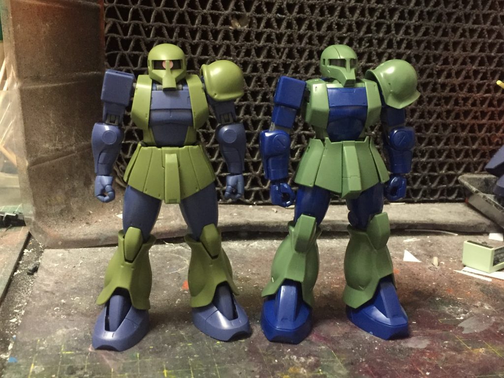 前略ロボ魂の旧ザクを今頃買ってしまいなんとまぁ良い出来なこと…そして平成最後の夏に原点たる旧ザクを作ろう！てなわけでスタートしました．