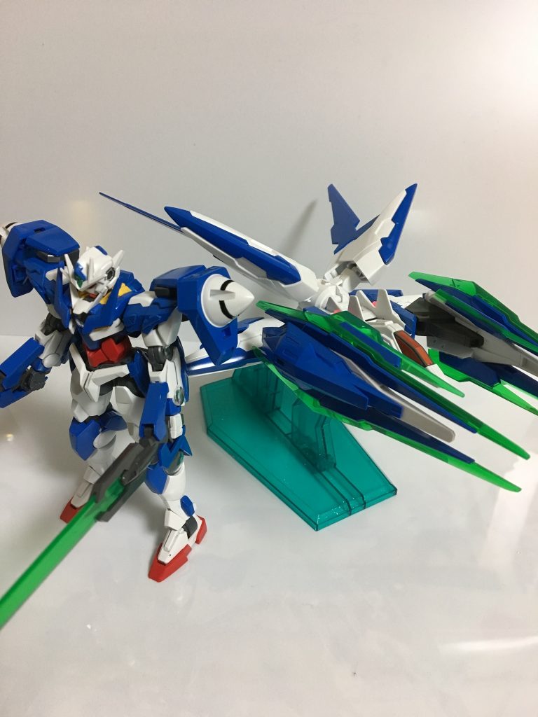 それぞれ単体でガンダムメモニア、支援機をノヴァライザーと言います。