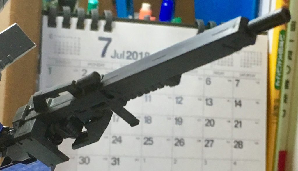 武装はロングレンジライフルのみだが、高機動下での射撃はガンダムですら苦戦を強いられた。