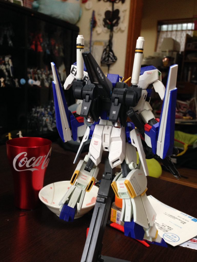 後ろ。
バックパックはSガンダムのヤツとリガズィのを使いました。