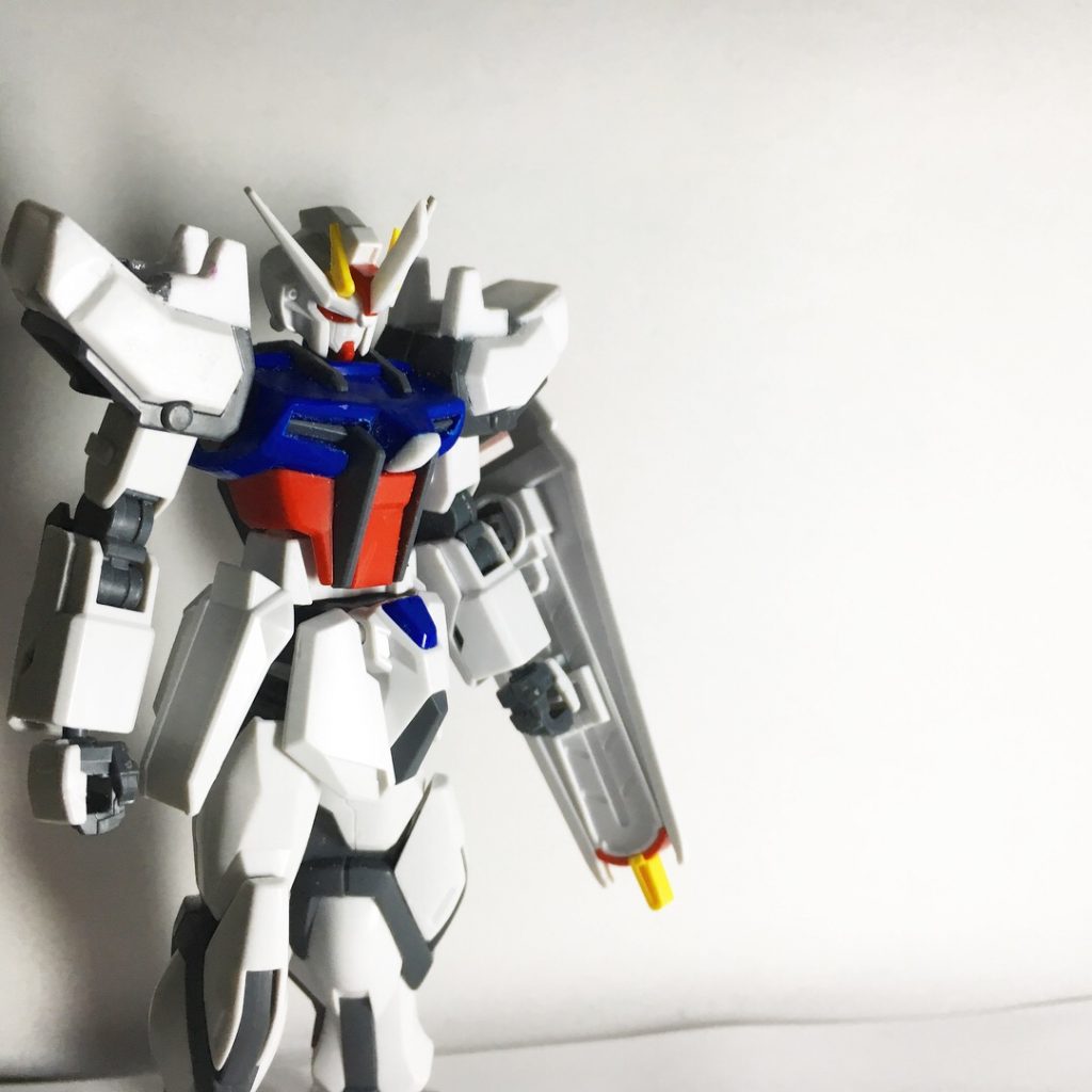 最初はアンテナを増やす予定なんかもありました！肩や胸部の増設をプラ板でやってたんですがめちゃくちゃ大変で1番悩みながらやった作業でした(°▽°)