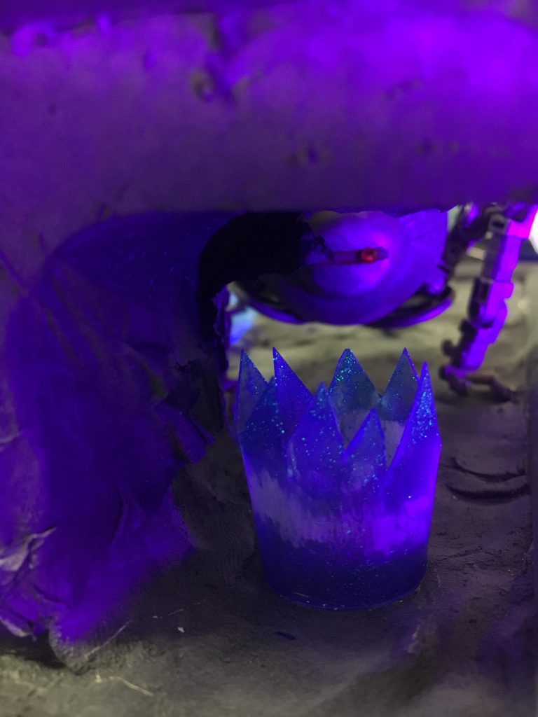 やがて人間軍はオメガの破壊を諦め、辺境の地へオメガをおびき寄せその土地に封印する作戦を立案し決行する、、、。