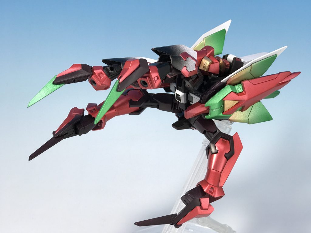 イージスのMAモード、こんなゲテモノがハマるような、そんな都合のいいモチーフがあるわけが──あったわぁ。
というわけで、右手オンリーな怪人、アンクさんに白羽の矢が立ったわけで御座います。