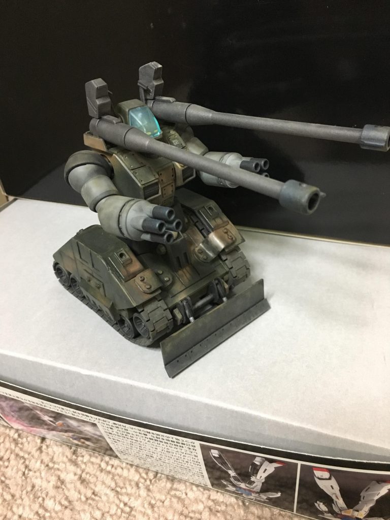 フェンダー全面の部品はビームマスターの余剰パーツです