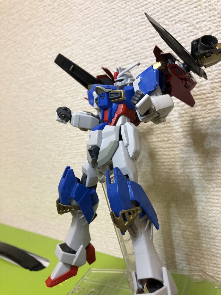 フルバースト風。黒いスラスターがレールガンのように見えるので、粒子を圧縮して発射できることにしました。今。