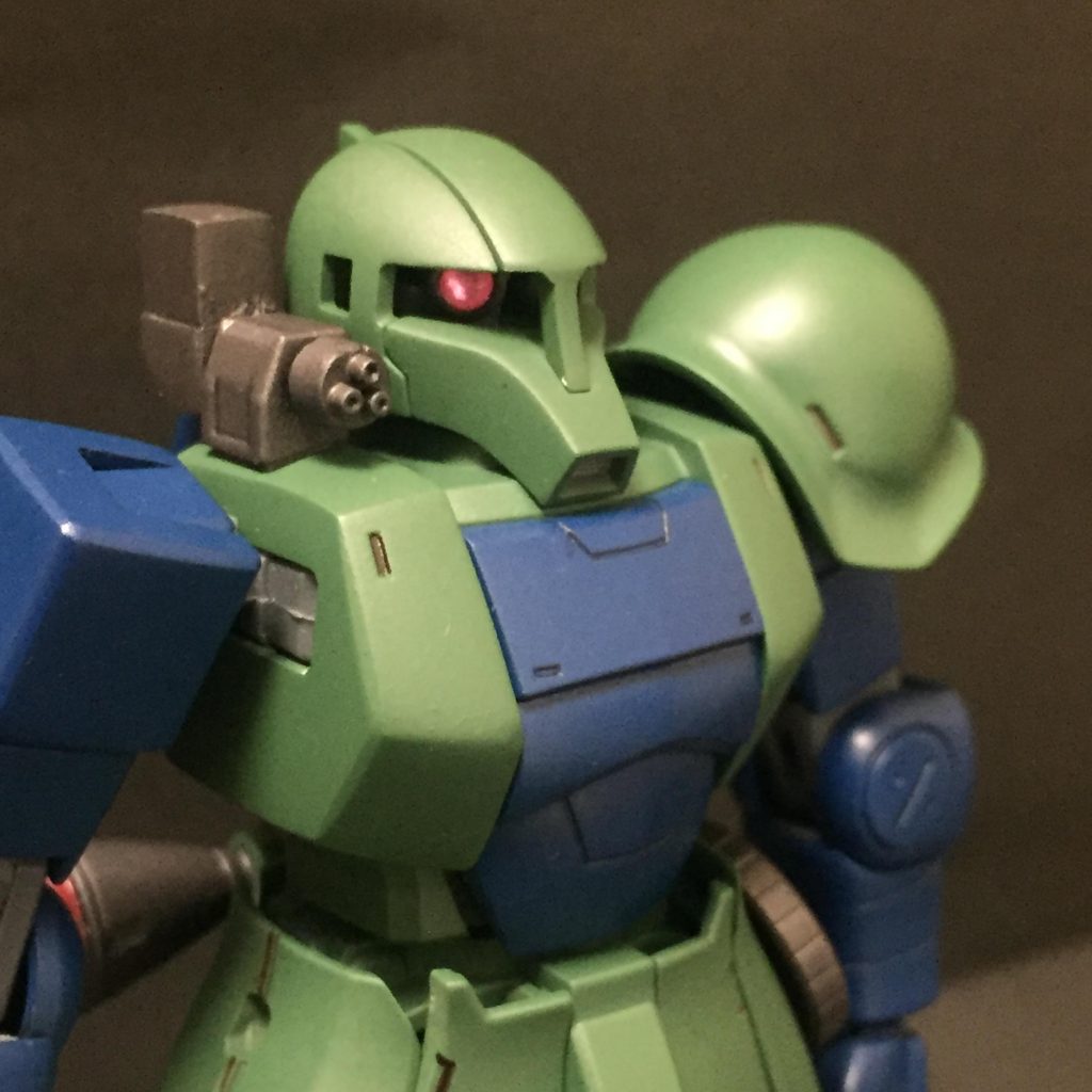 肩部30㍉バルカン砲
対空対人兵器としての兵装．
ミサイルの迎撃やコロニー内の反乱分子の制圧の運用を目的とされていた．