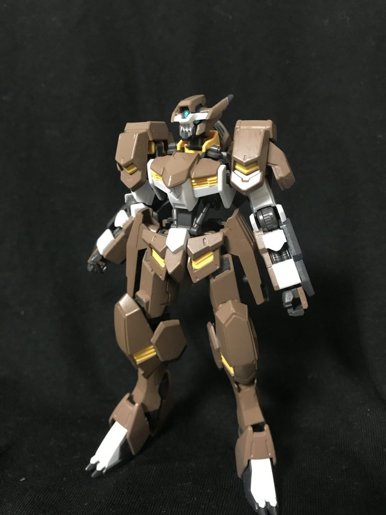 胸部に追加装甲として一定のダメージで炸裂するリアクティブアーマーが付いていますので防御力もバッチリです!