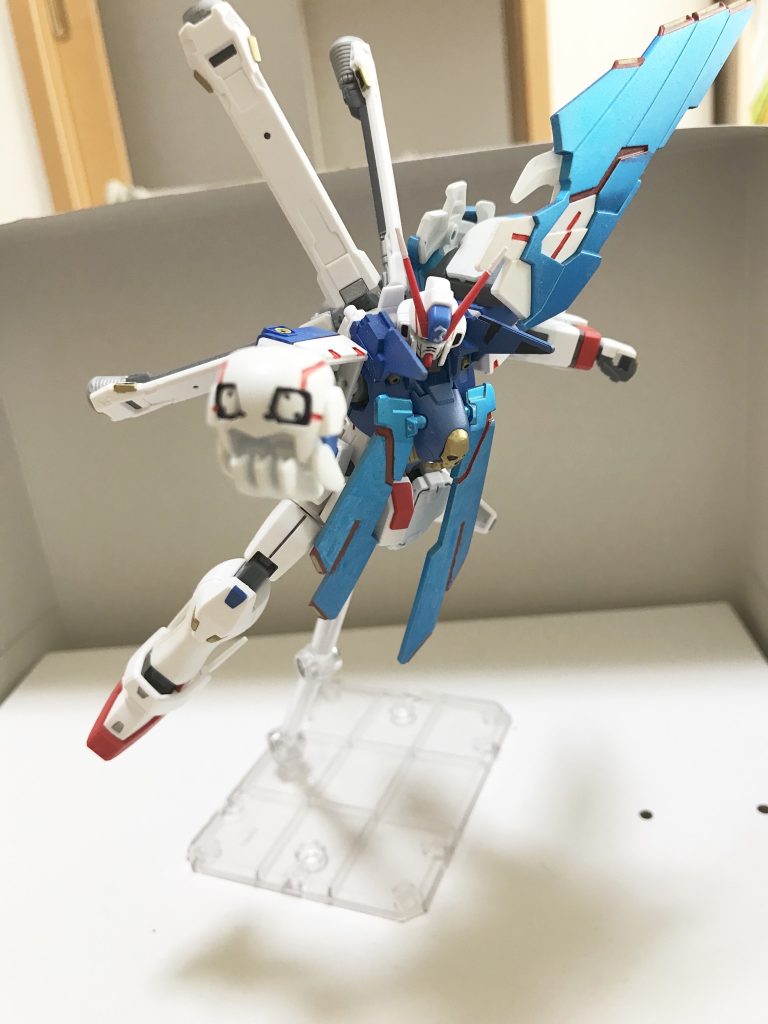 スカルヘッドナックルガード
でも右腕なのでブランドマーカーは展開できず、ただア◯パンチ