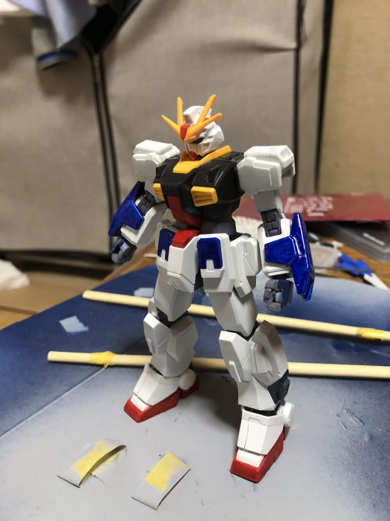 初期案。最初は肩をヴィクトリーのものにしていましたが、もう少し色々つけられるようにしたいということで変更しました。