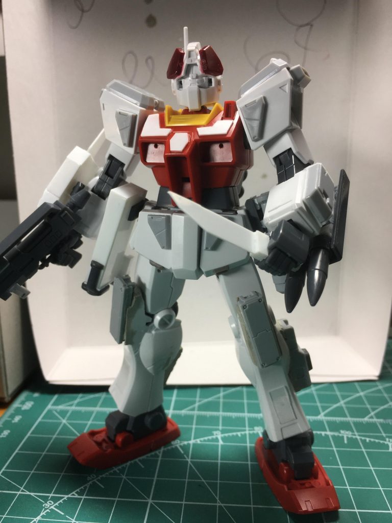 塗装はガンダムマーカー中心です。
塗装下地＝Mr.サーフェイサー1000
コバルトブルー＝水性カラー　アクリジョン コバルトブルー
黒＝ガンダムマーカー ガンダムブラック
金＝同ゴールド
銀＝同シルバー
グレー＝同グレー
青＝同ブルー