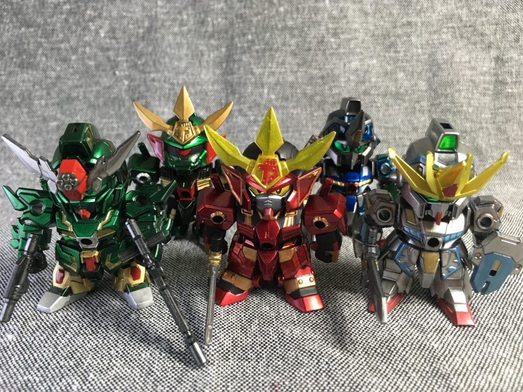 今までリペイントしてきたガシャプラＳＤガンダムです。
12月の第二弾発売が待ち遠しいです！