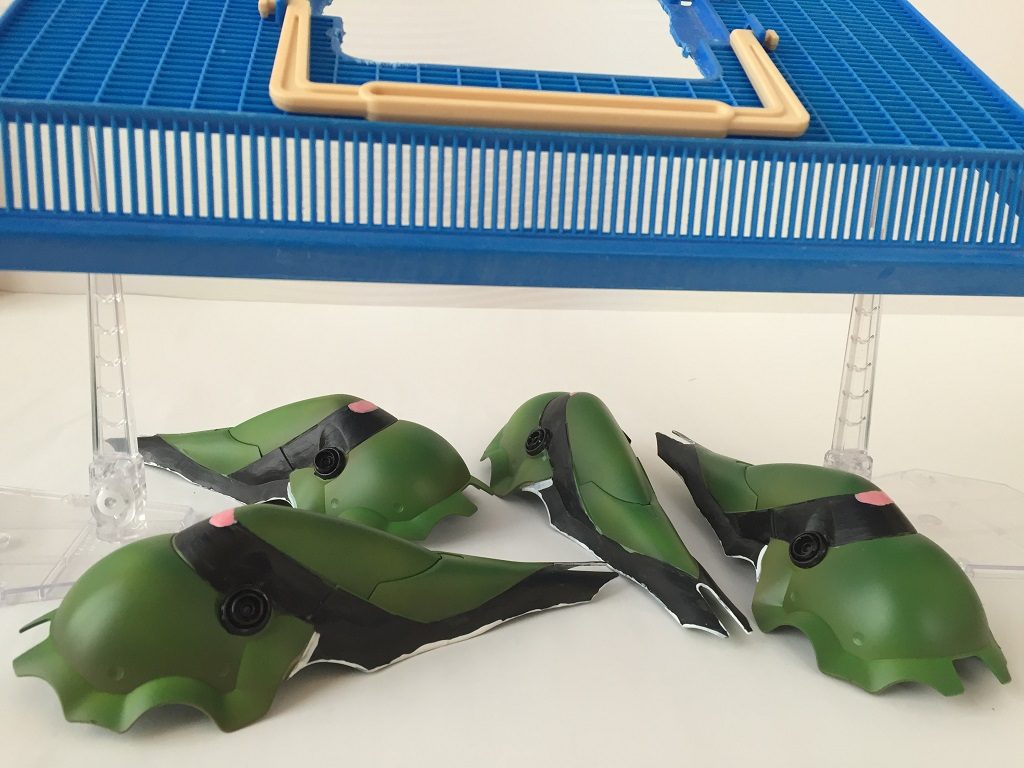 希少種だというのでよりていねいに育てました。
ここまで大きくなって、とてもうれしいです。
サナギになるまであと少し。
もうじきおとなになります。たくさん食べてたくさん寝て、りっぱな成虫になって欲しいです。
   
   
   
  
   
   
   
  
======================================