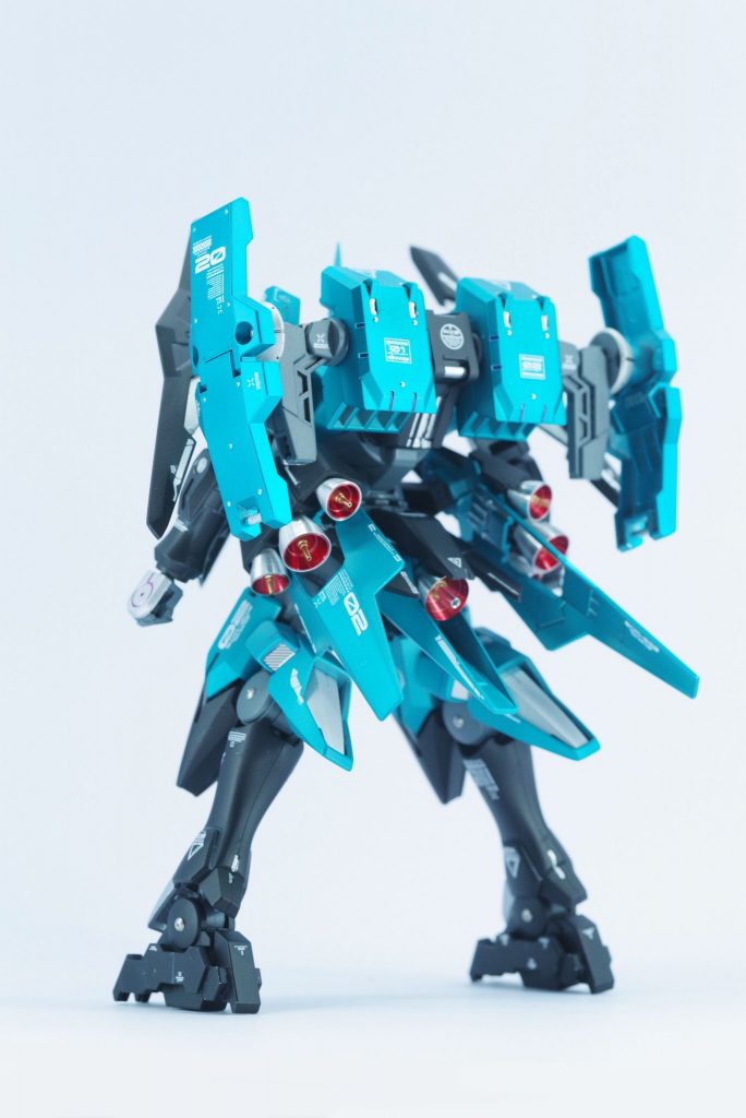 前に負けないように後ろも情報量アップ