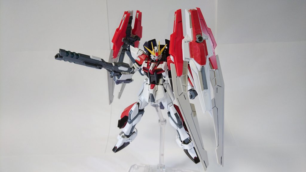 最大のギミックであるシールドです。
バックパックとはアームアームズで接続されているためかなり自由が利きます。