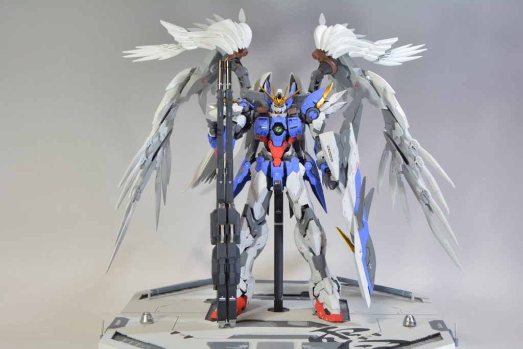 前面。
元からスタイル抜群なので少しディティール入れるだけでかなりカッコよくなります!