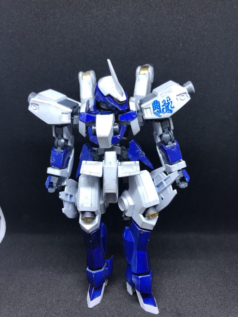 ライトが明るくて半光沢がわかりづらいです