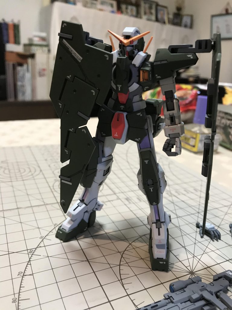 トップコートを吹いたら関節ガチガチで、動かすと塗料禿げそうなんで動きが無い画像で申し訳ないです。