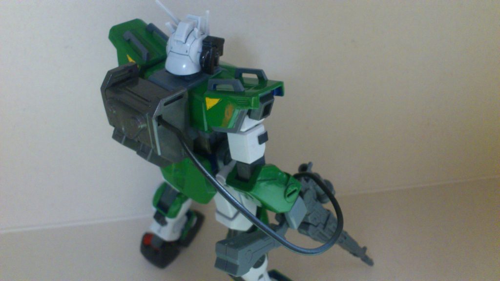 こっちはバックパックと電源コードで繋がってます