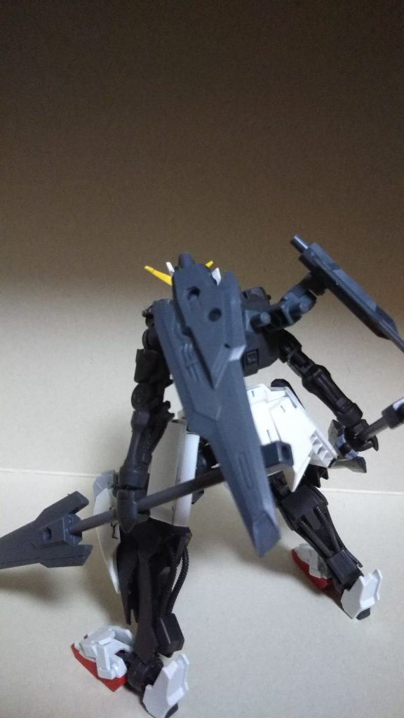 アクチュエーターユニット
バインダーガンの後部ユニット。スラスターによる機動性の確保とビームキャノンの動力部の役割を持つ。単体ではビームを撃てない。