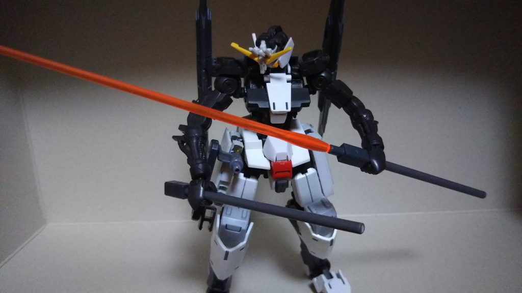 チェインシャフト
ガンダムウヴァルドーベルの基本装備のひとつ。連結・分割機構を搭載した格闘装備。片方はビームサーベル内蔵型。