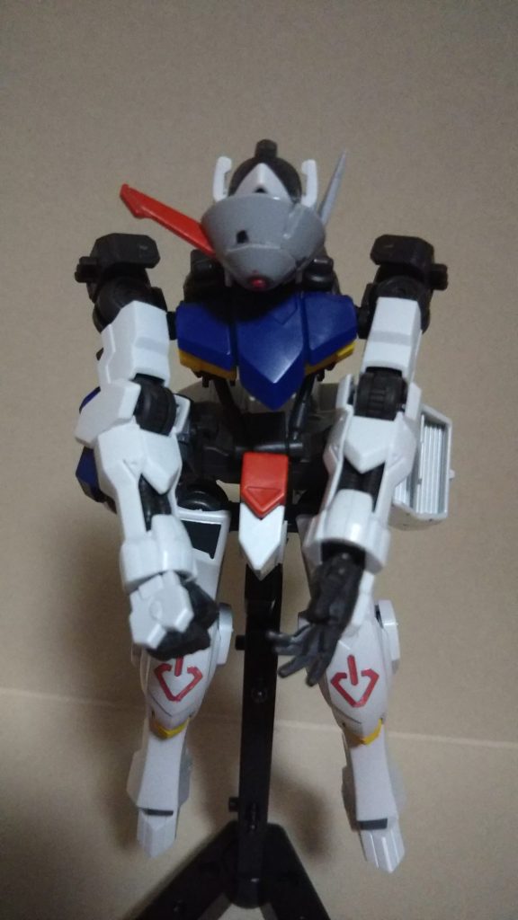 腕は肩を取っただけで第4形態ほぼそのままです。