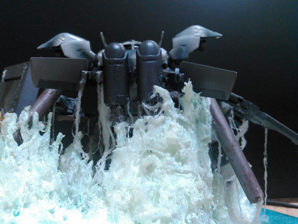 吹き上がる水が‼