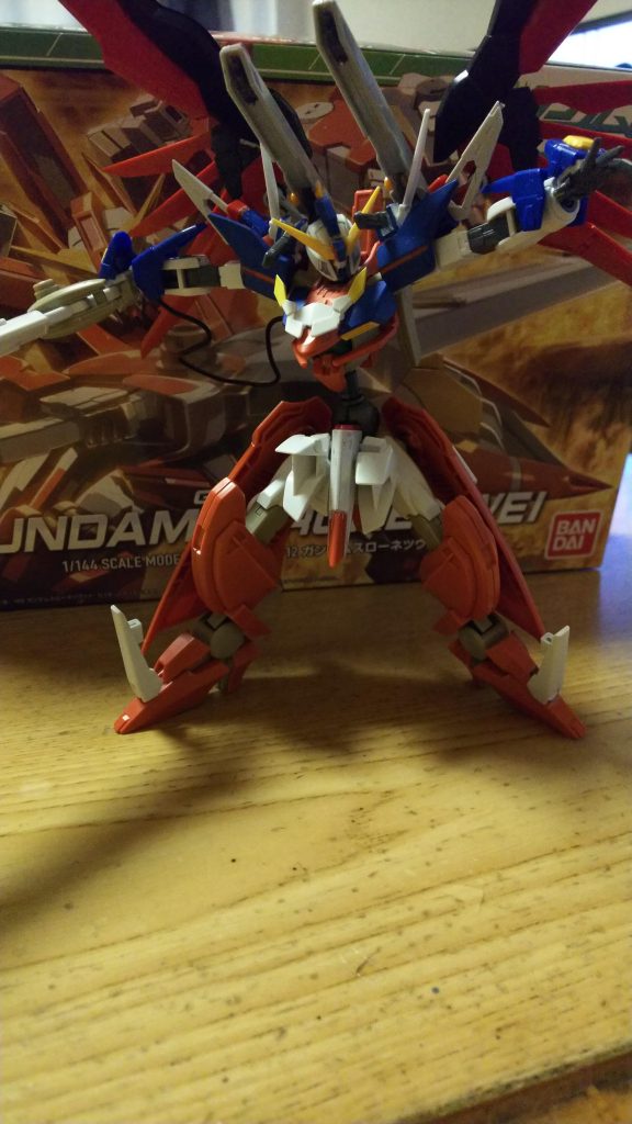 最後にポーズ。
主な装備は
･ディスティニーのブーメラン
･ノアールのキャノン
･ストライクのナイフ
･爪先に接続できるビームサーベル
･バスターソード