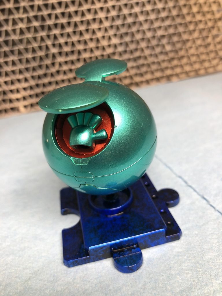 中の真紅はクリアコート無しです。
艶の違いがあると味が出ていいですね!