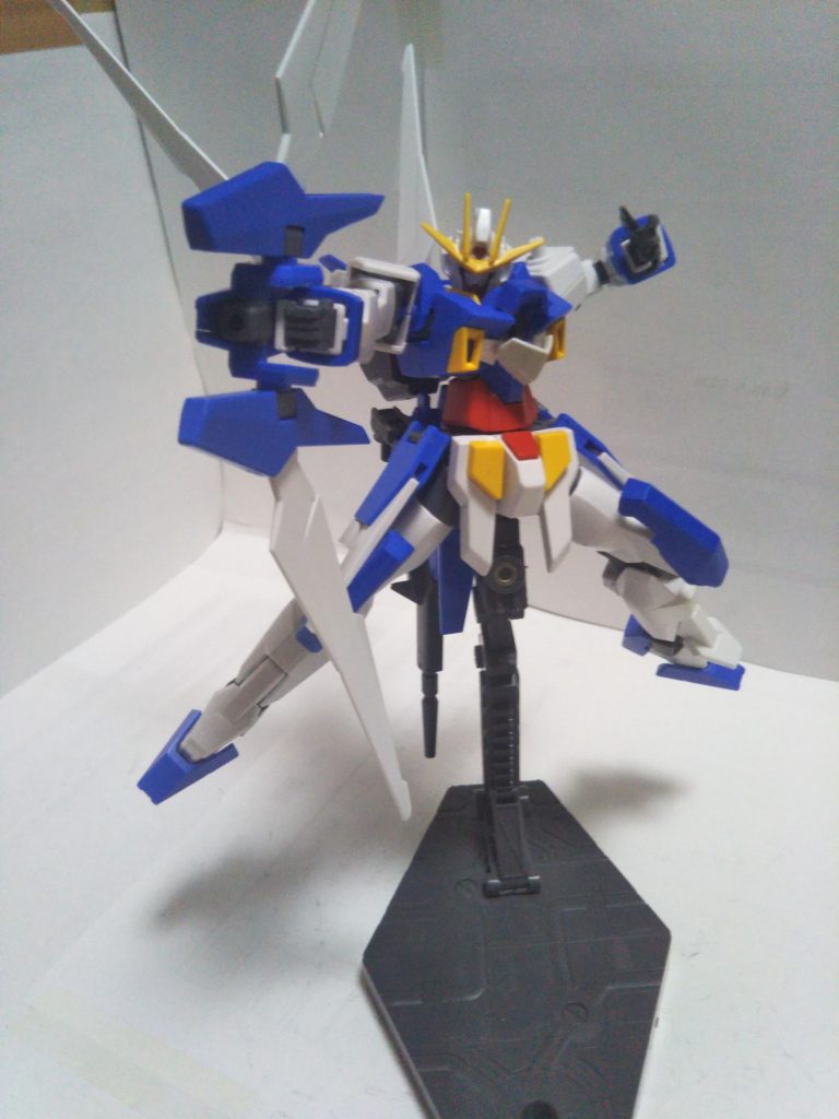 アタッチメント最大の特徴である、ビームアローモードに換装が可能です。
ビームアローモードの時はウイングを一つだけ装備します