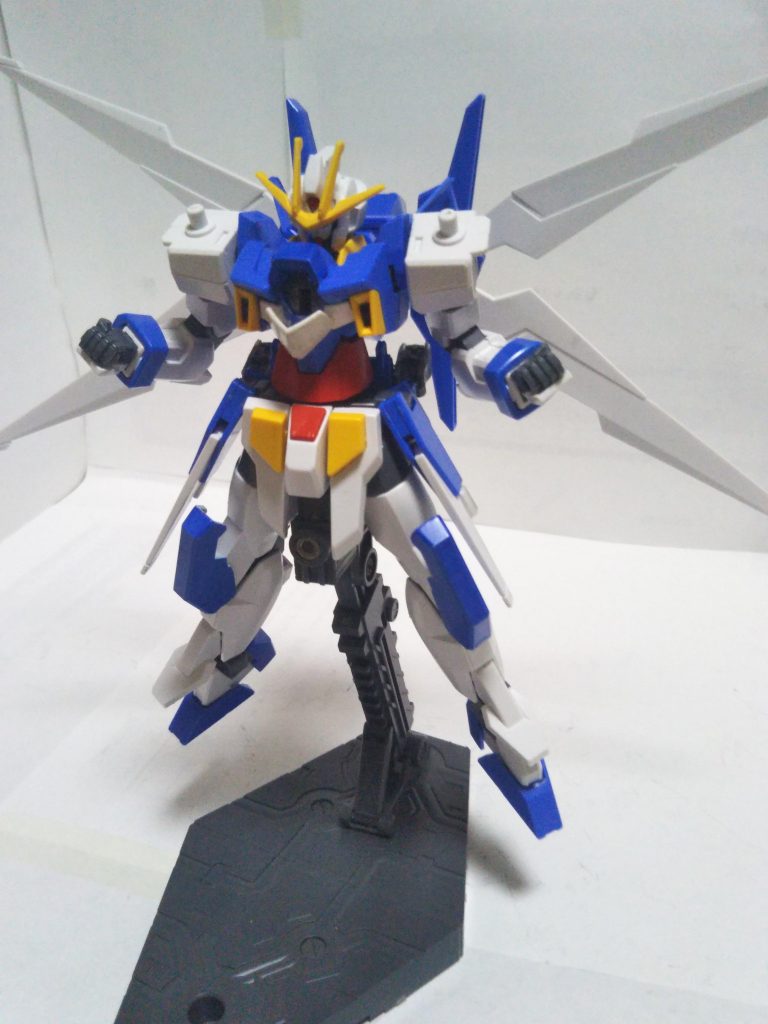 アタッチメントの最大の特徴は
背中のアタッチメントパックに方のウイングを換装することにより、
ダブルウイングモード。