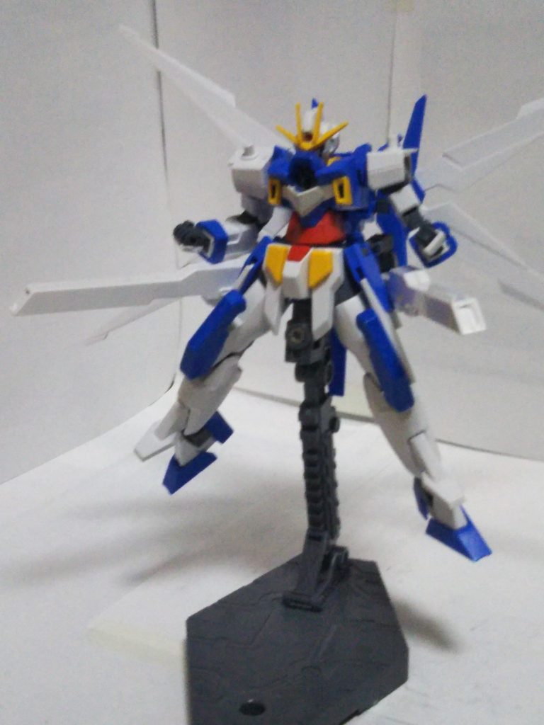 ダブルウイングモードの際、羽をエネルギーラジエータープレートとして扱い、ミドルサテライトキャノンを装備することも可能です。ミドルサテライトキャノンは通常よりも威力は劣るものの、リロードが早い。という設定です