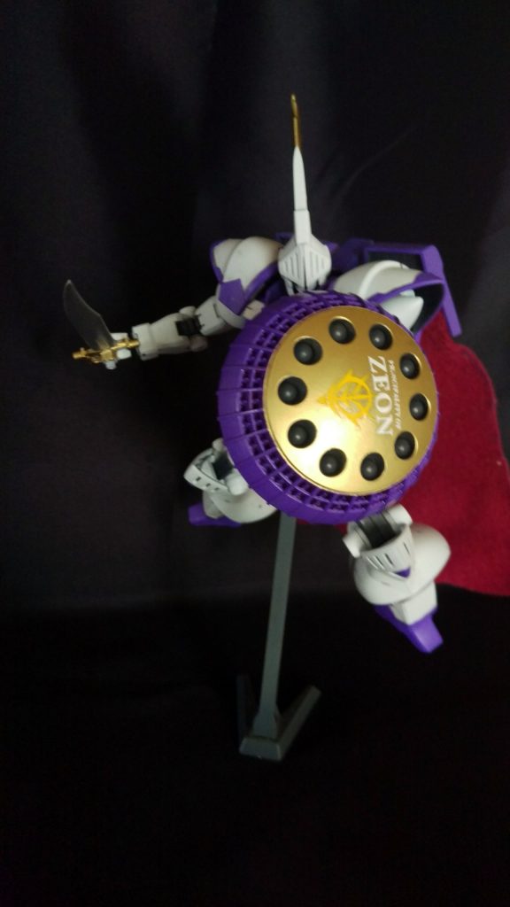 騎士らしく盾を構えながら～