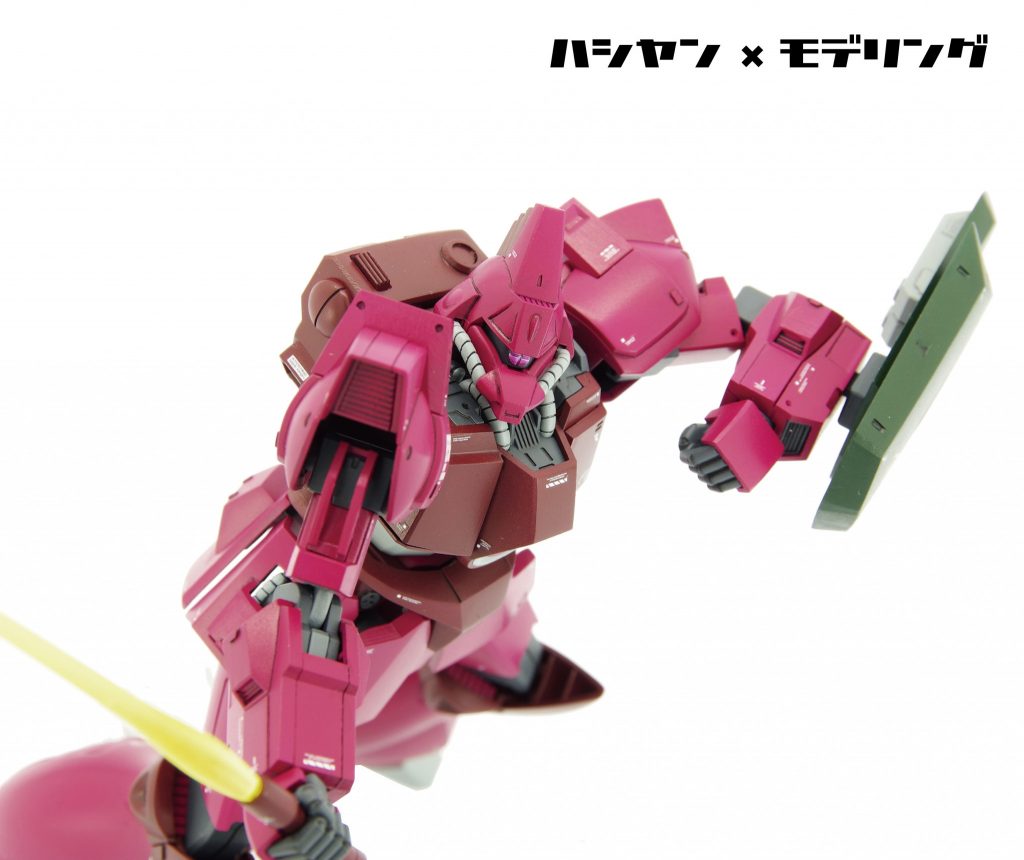 アニメ版のイメージ(遠い記憶の中ですが)を意識してキットの成型色や取説の指定色よりやや暗めの色を目指しました。