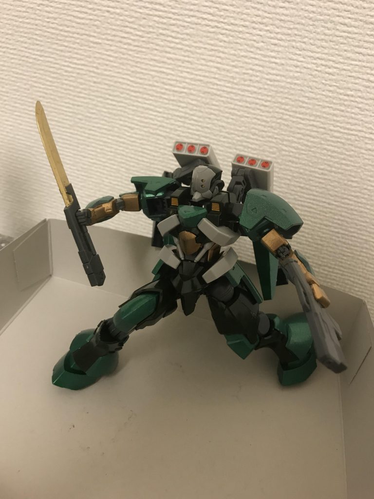 バックパックにミサイルポッドを追加してみました。