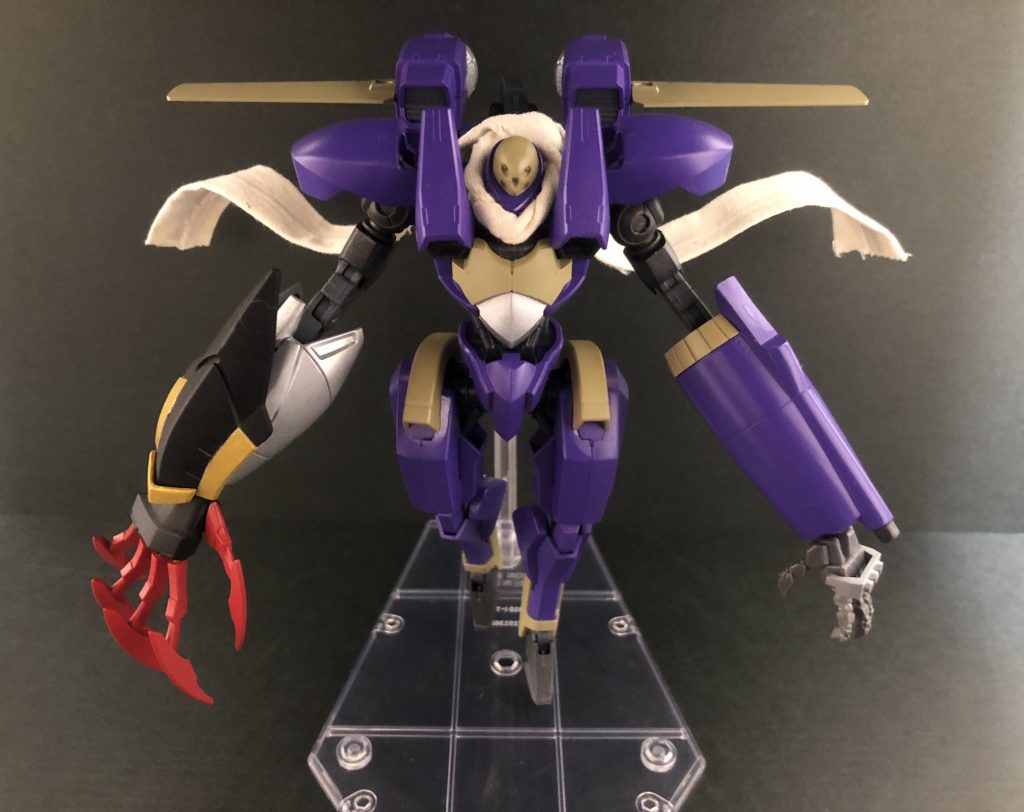 要素②ツインアームズアームズエイドを装着する際に取り外した元々の右腕を左腕に装着した形態です。両腕が巨大になるため、非常に強力そうな見た目になります。続いて製作工程画像です。