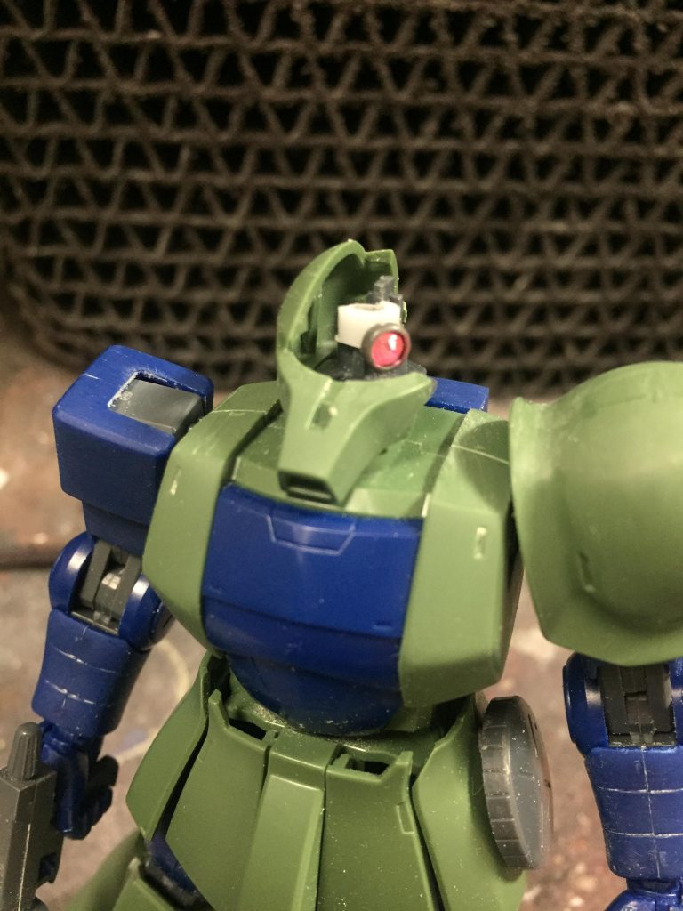 頭部モノアイは備え付けのものでも良かったのですが…百均のデコレーションとプラパイプでやると映えます．個人的にですが…メカっぽくて( ´꒳` )ｽﾃｷ