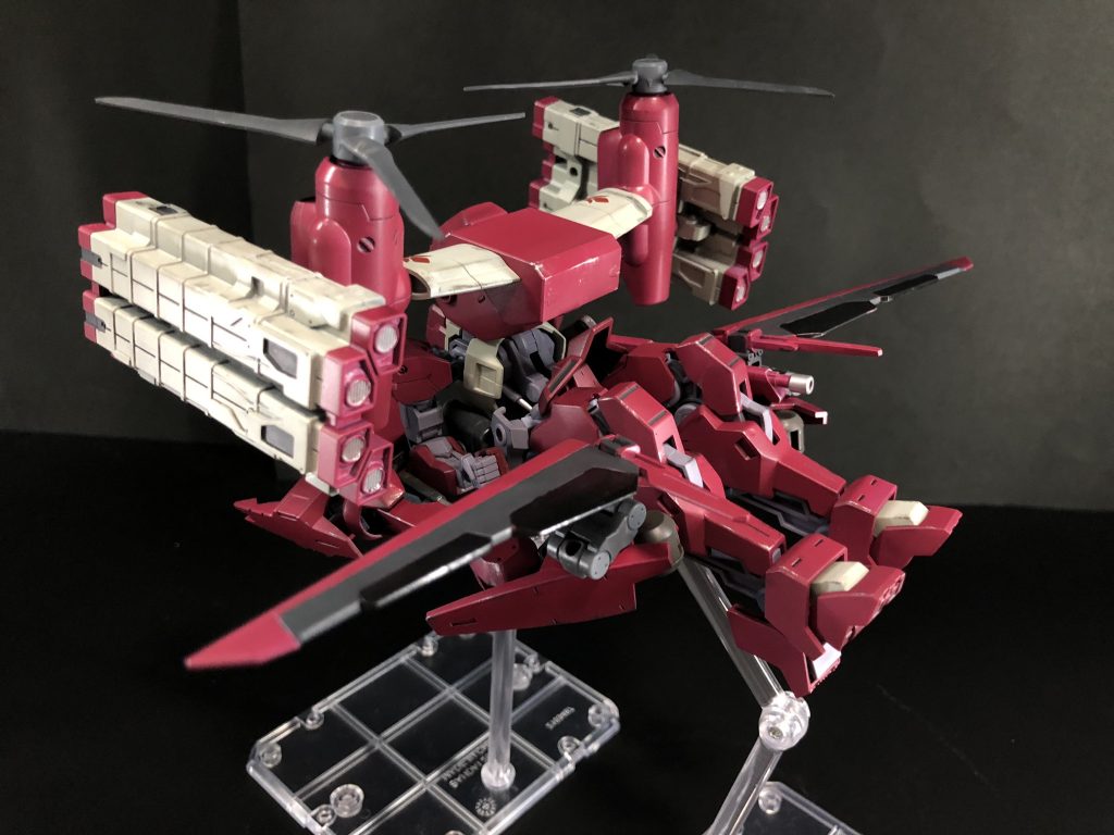 変形ですが獅電自体は腰から下を前後逆にしたぐらいです。