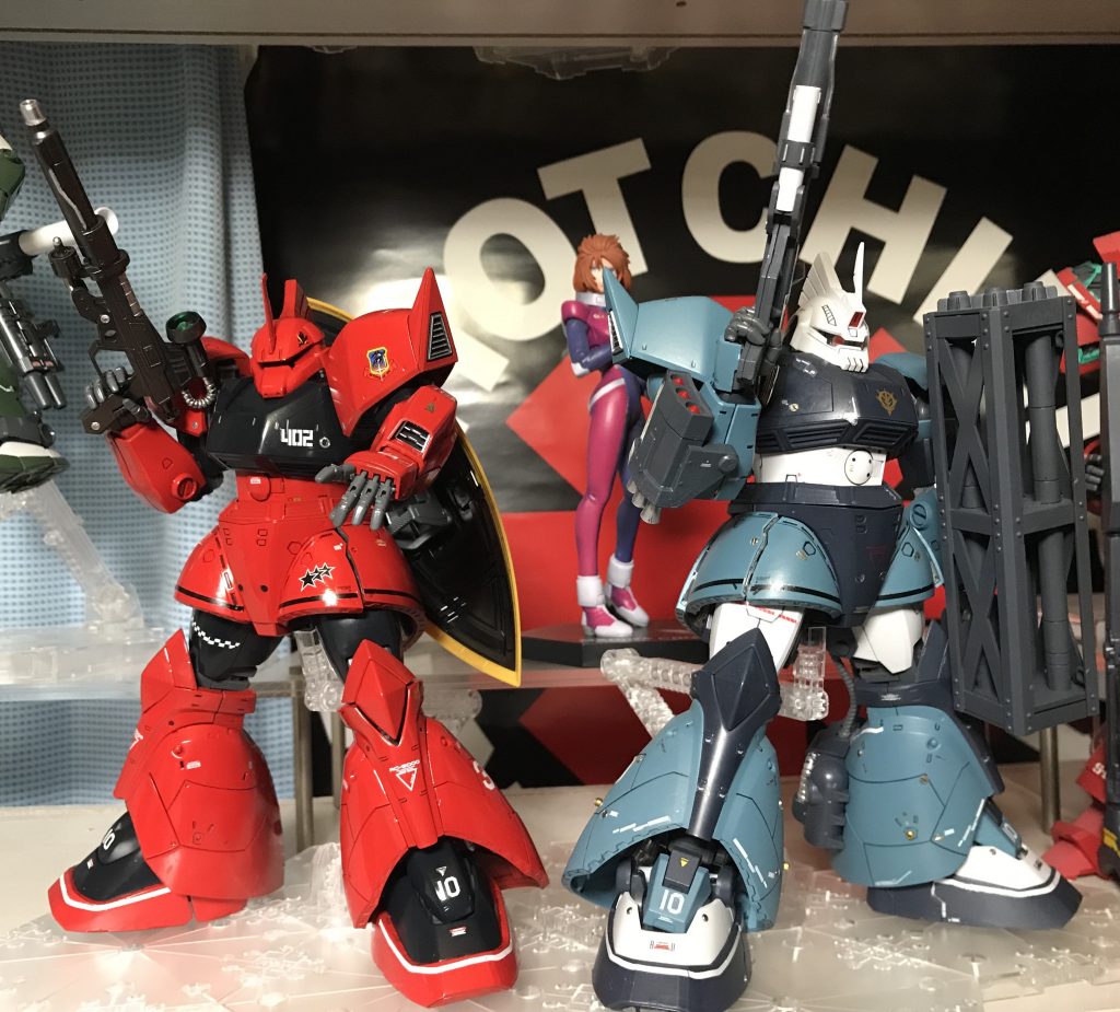 今年初めに作ったユーマゲルググと並べて