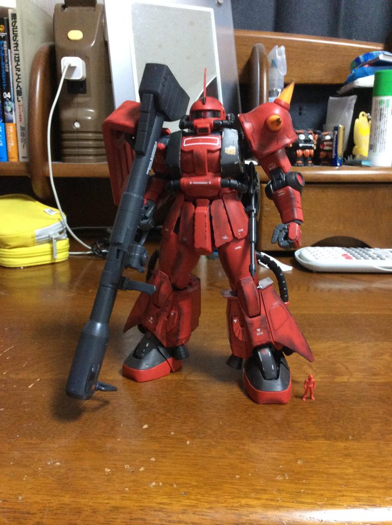 完成写真。内部フレームはABS製のパーツがあり、モノアイガードもクリアパーツなので敢えてコート剤は吹きませんでした