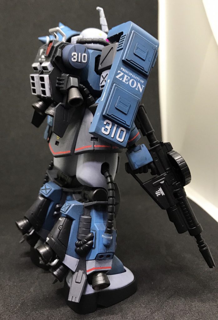 背面。ふくらはぎとバックパックにバーニアを追加しています。