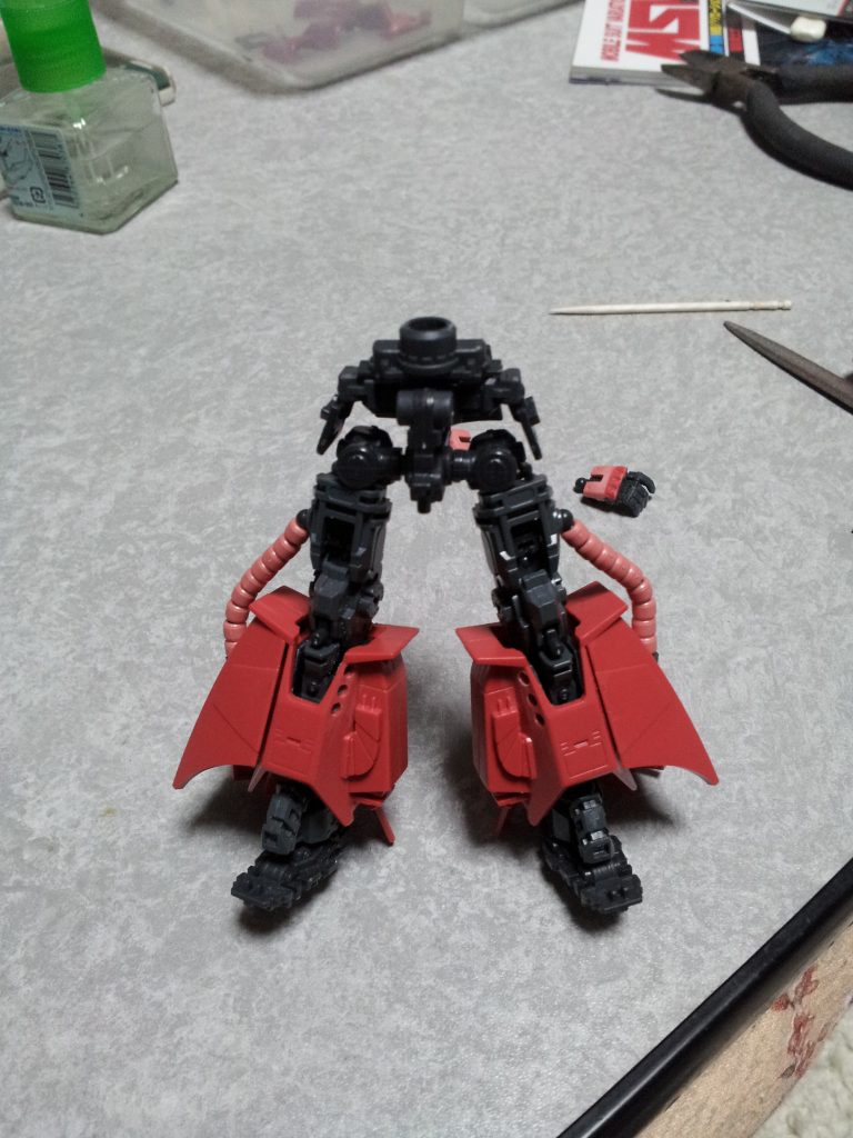 脚部はＲＧにＨＧＵＣのすねをかぶせました。