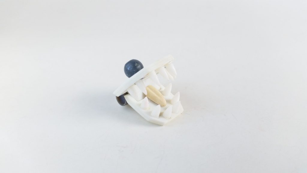 エイリアンギミック用パーツはプラ板やプラ棒等でスクラッチ